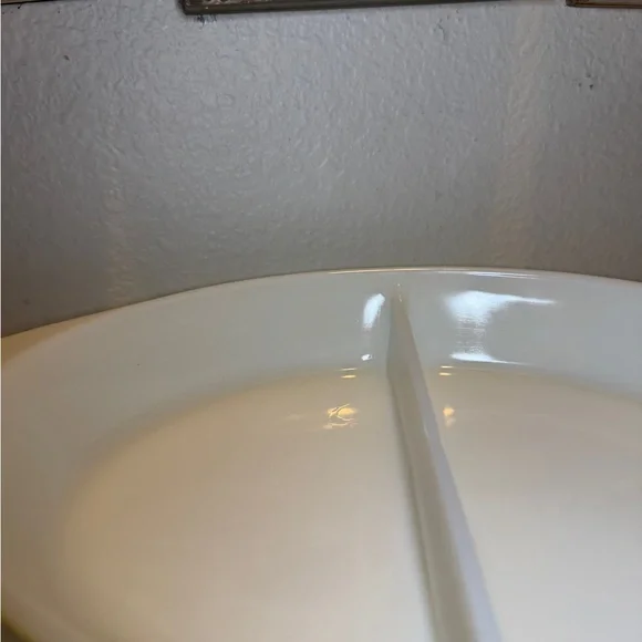 Vintage Pyrex Yellow 1 1/2 QT Divided Casserole Baking Dish - Picture 2 of 13